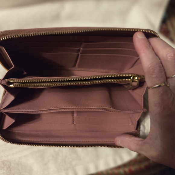 Prada Dusty Rose Leather Wallet EUC - Picture 11 of 16